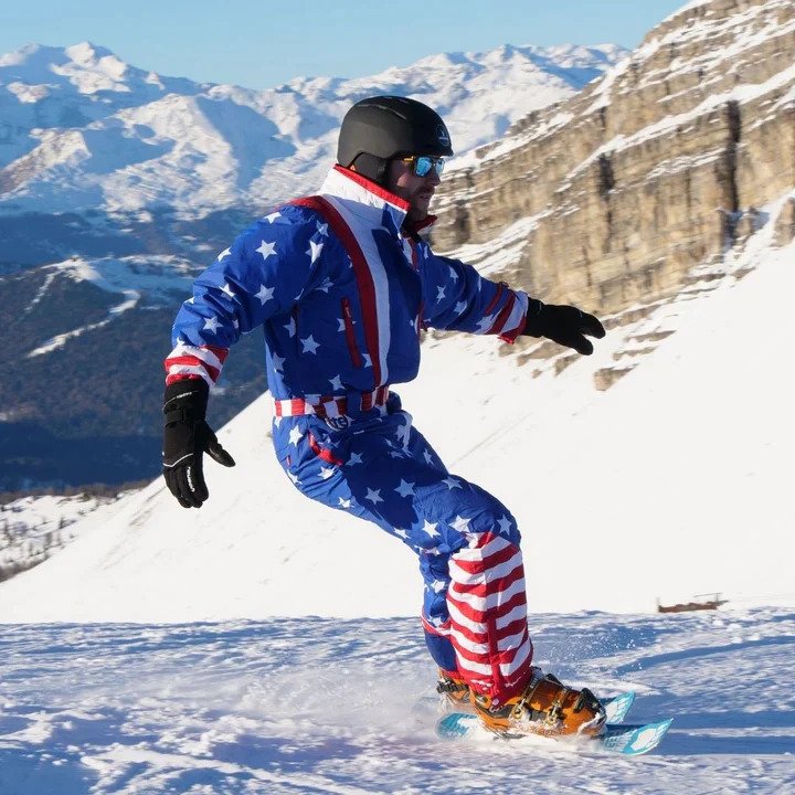 Skiboards, snowblades, short ski, skiblades by Snowfeet. These short mini skis are the greatest fun you can possibly have on a mountain as a skier, plus they're super easy to learn!
