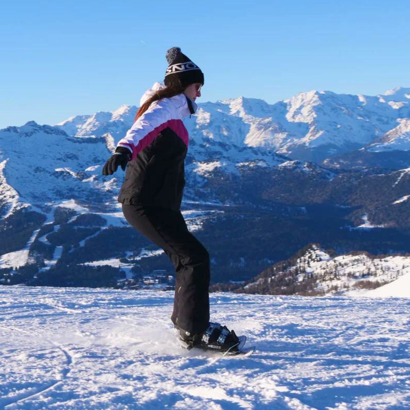 women, skiing, resort, short skis, skiskates, skiboards, skiblades, snowfeet, mountains, winter, outdoor, sport, fun